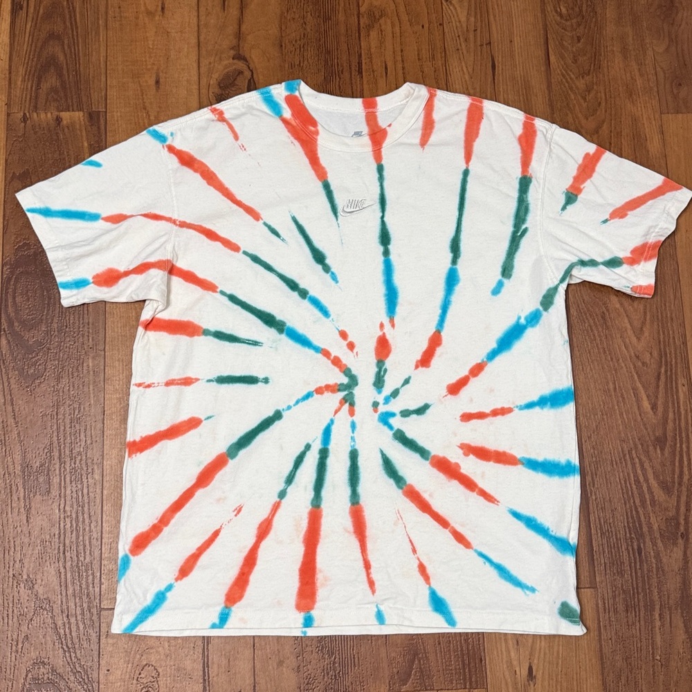 Nike Sportswear Premium Essentials
Men's Max90 Tie Dye T-Shirt US Lg